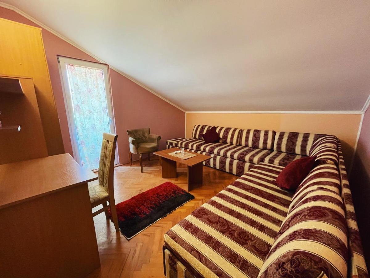 Vila Duricic 300M Od Mora Hotel Thenovici Exterior photo