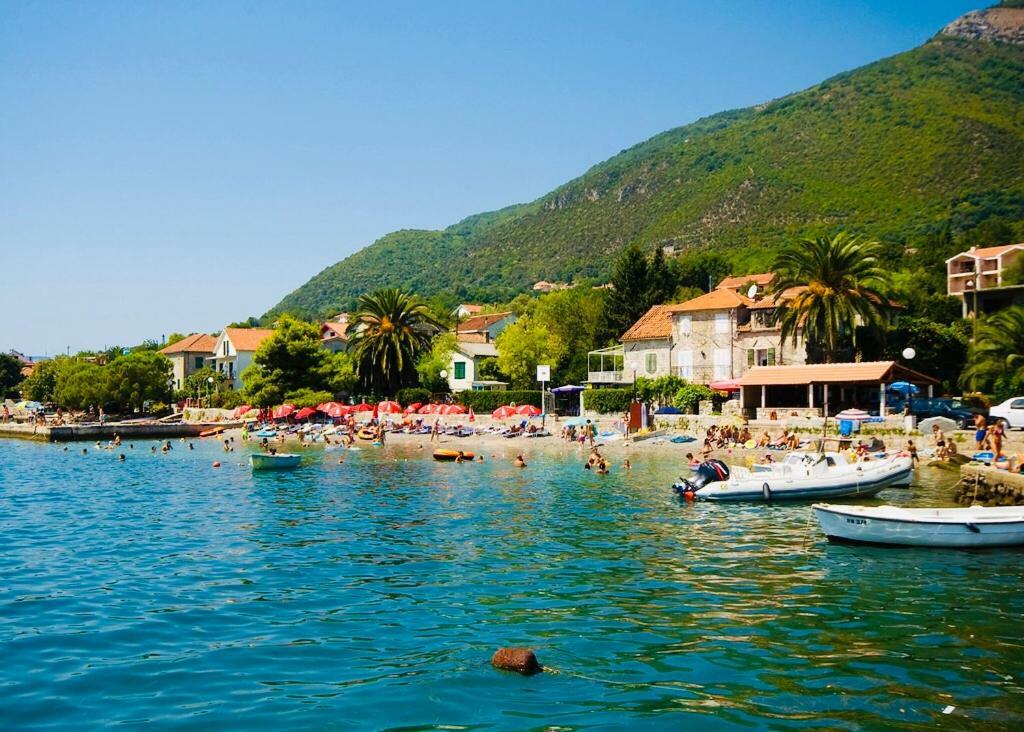 Vila Duricic 300M Od Mora Hotel Thenovici Exterior photo